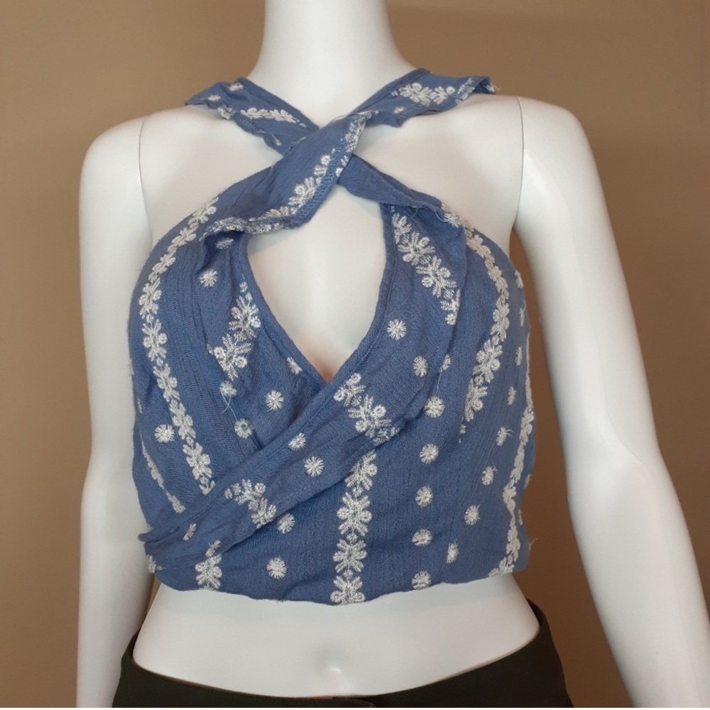 LF NWT mint vanilla blue daisy criss cross chambray boho ruffle floral crop top